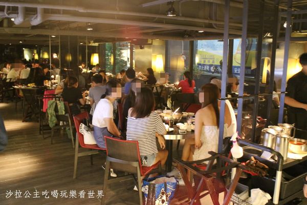 辛殿麻辣鍋(ATT 4 FUN信義店)：信義區人氣麻辣鍋吃到飽『辛殿麻辣鍋(ATT 4 FUN信義店)』捷運象山站/101台北世貿