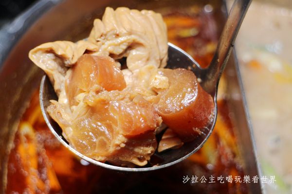 辛殿麻辣鍋(ATT 4 FUN信義店)：信義區人氣麻辣鍋吃到飽『辛殿麻辣鍋(ATT 4 FUN信義店)』捷運象山站/101台北世貿