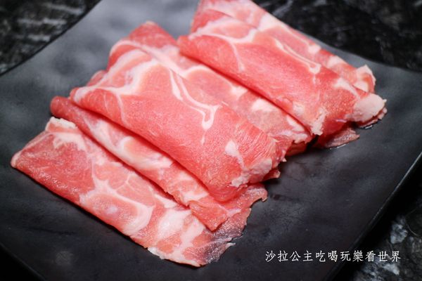 辛殿麻辣鍋(ATT 4 FUN信義店)：信義區人氣麻辣鍋吃到飽『辛殿麻辣鍋(ATT 4 FUN信義店)』捷運象山站/101台北世貿