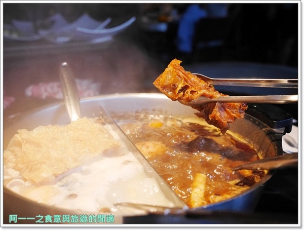 辛殿麻辣鍋(ATT 4 FUN信義店)：台北信義 辛殿麻辣鍋(信義店)～香濃麻辣湯 牛肉大口吃