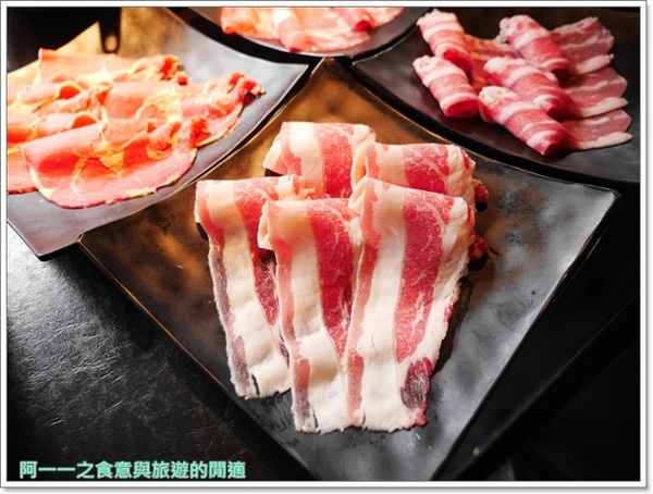 辛殿麻辣鍋(ATT 4 FUN信義店)：台北信義 辛殿麻辣鍋(信義店)～香濃麻辣湯 牛肉大口吃