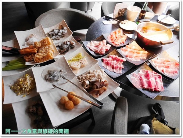 辛殿麻辣鍋(ATT 4 FUN信義店)：台北信義 辛殿麻辣鍋(信義店)～香濃麻辣湯 牛肉大口吃