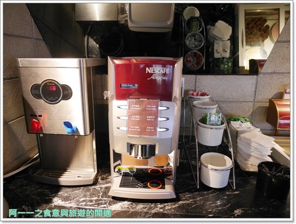 辛殿麻辣鍋(ATT 4 FUN信義店)：台北信義 辛殿麻辣鍋(信義店)～香濃麻辣湯 牛肉大口吃