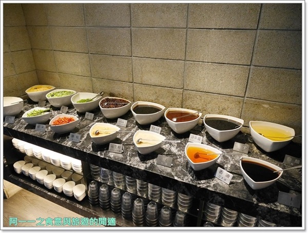 辛殿麻辣鍋(ATT 4 FUN信義店)：台北信義 辛殿麻辣鍋(信義店)～香濃麻辣湯 牛肉大口吃