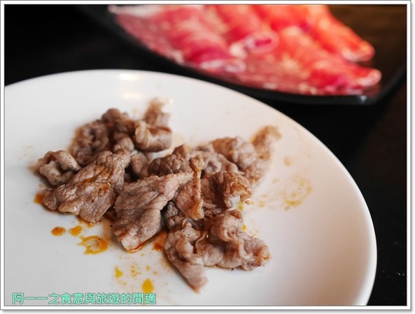 辛殿麻辣鍋(ATT 4 FUN信義店)：台北信義 辛殿麻辣鍋(信義店)～香濃麻辣湯 牛肉大口吃