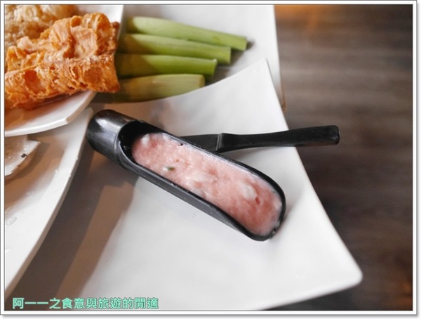 辛殿麻辣鍋(ATT 4 FUN信義店)：台北信義 辛殿麻辣鍋(信義店)～香濃麻辣湯 牛肉大口吃