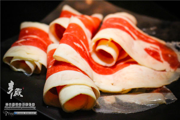 辛殿麻辣鍋(信義店)~北捷 台北101/世貿站(頂級牛肉的超級饗宴)