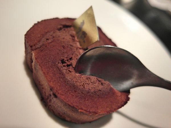 辛殿麻辣鍋(ATT 4 FUN信義店):❤️美食❤️【台北。信義】辛殿麻辣鍋(ATT 4 FUN信義店) ★四川中藥紅鍋+蒜香白鍋/各式頂級牛肉/頂級冰淇淋吃到飽