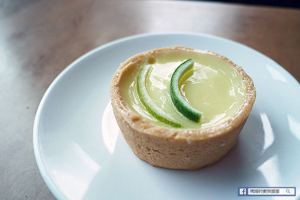 台北美食【台北101星巴克Starbucks - Taipei】35樓高空景觀咖啡館。信義區下午茶。台北101下午茶