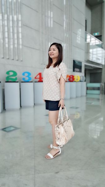 台北美食【台北101星巴克Starbucks - Taipei】35樓高空景觀咖啡館。信義區下午茶。台北101下午茶