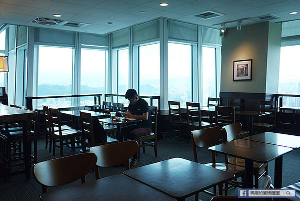 台北美食【台北101星巴克Starbucks - Taipei】35樓高空景觀咖啡館。信義區下午茶。台北101下午茶