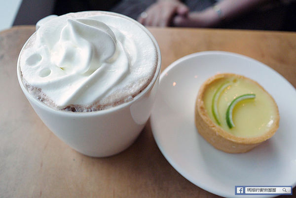 台北美食【台北101星巴克Starbucks - Taipei】35樓高空景觀咖啡館。信義區下午茶。台北101下午茶