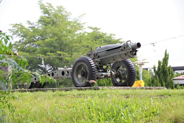 南靖糖廠休閒園區:【嘉義水上景點】台糖南靖糖廠休閒廣場~懷舊冰品好便宜,坐火車看飛機,遊樂設施遛孩子去