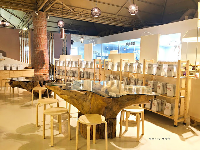 【苗栗 卓蘭】花露農場 Flower Home🌺🌺🌺4-6月有超美繡球花，浪漫滿園，讓你照片拍不完，還有精油主題館和住宿，更有景觀餐廳，來到這可以玩上大半天😉-下篇