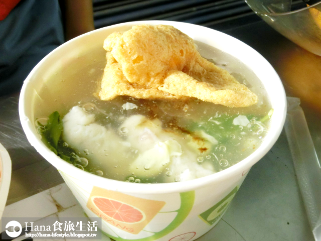 【新北市三重區】無名花枝羹 | 平價深夜美食 三和國中對面 鮮甜花枝 清甜湯頭 肉圓皮軟中帶Q 燙青菜份量十足