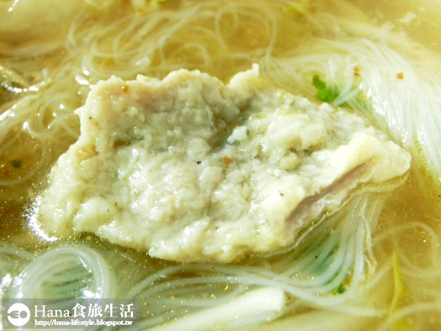 【新北市三重區】無名花枝羹 | 平價深夜美食 三和國中對面 鮮甜花枝 清甜湯頭 肉圓皮軟中帶Q 燙青菜份量十足