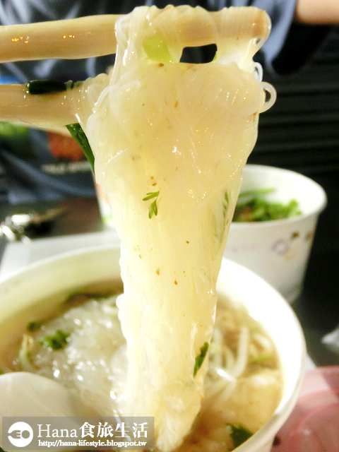 【新北市三重區】無名花枝羹 | 平價深夜美食 三和國中對面 鮮甜花枝 清甜湯頭 肉圓皮軟中帶Q 燙青菜份量十足