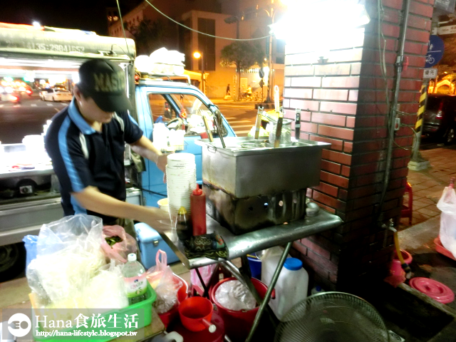 【新北市三重區】無名花枝羹 | 平價深夜美食 三和國中對面 鮮甜花枝 清甜湯頭 肉圓皮軟中帶Q 燙青菜份量十足