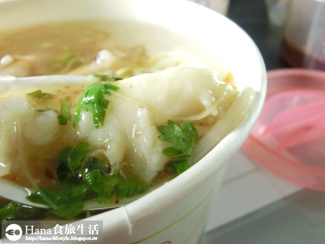【新北市三重區】無名花枝羹 | 平價深夜美食 三和國中對面 鮮甜花枝 清甜湯頭 肉圓皮軟中帶Q 燙青菜份量十足