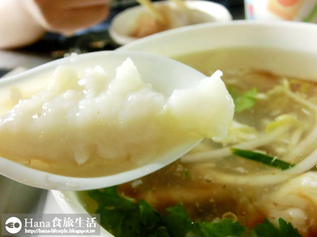 【新北市三重區】無名花枝羹 | 平價深夜美食 三和國中對面 鮮甜花枝 清甜湯頭 肉圓皮軟中帶Q 燙青菜份量十足