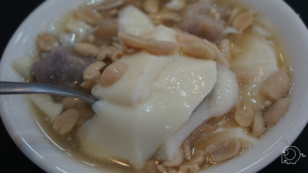 花生豆花加芋頭 花生豆花加芋頭