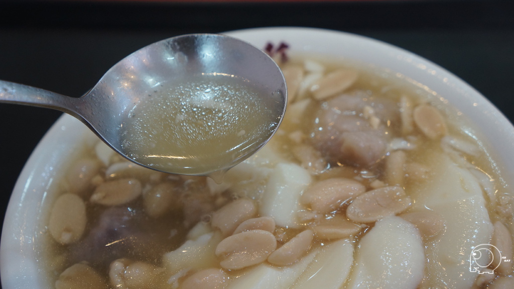 花生豆花加芋頭 花生豆花加芋頭