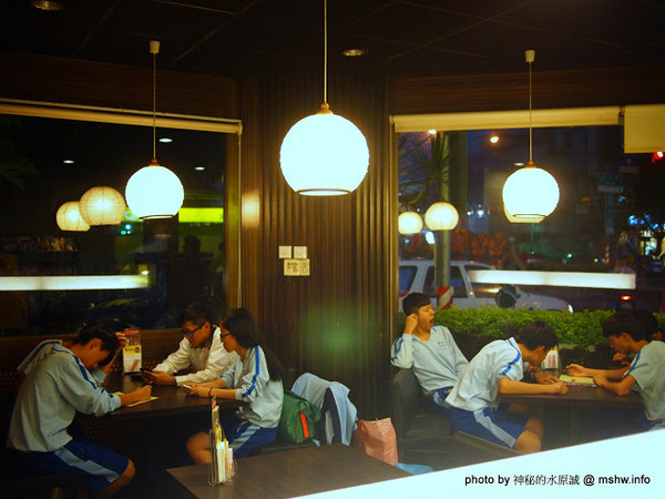 嘉義市櫻井家：【食記】嘉義Sakurai House 京都櫻井家日式料理.定食.鍋物.甘味.茶飲專賣@東區捷運BRT民族停車場 : 用料紮實超划算的平價日式定食