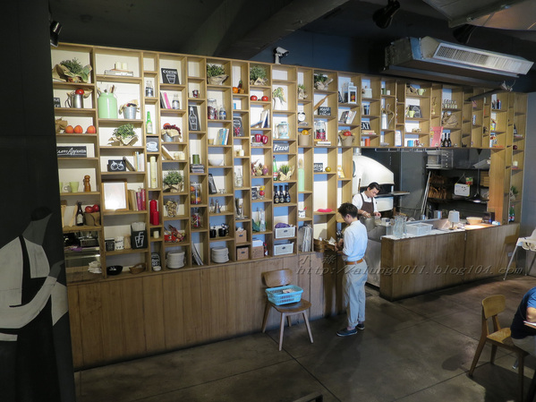 薄多義BITE 2 EAT(文橫店)：BITE 2 EAT薄多義  文橫店