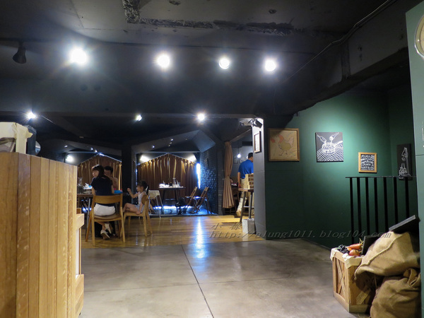 薄多義BITE 2 EAT(文橫店)：BITE 2 EAT薄多義  文橫店