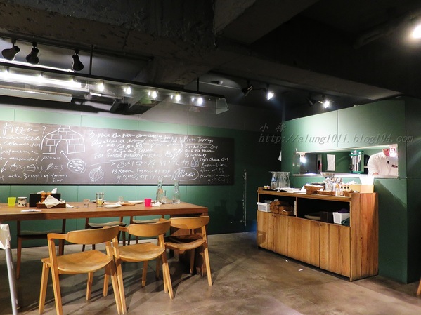 薄多義BITE 2 EAT(文橫店)：BITE 2 EAT薄多義  文橫店