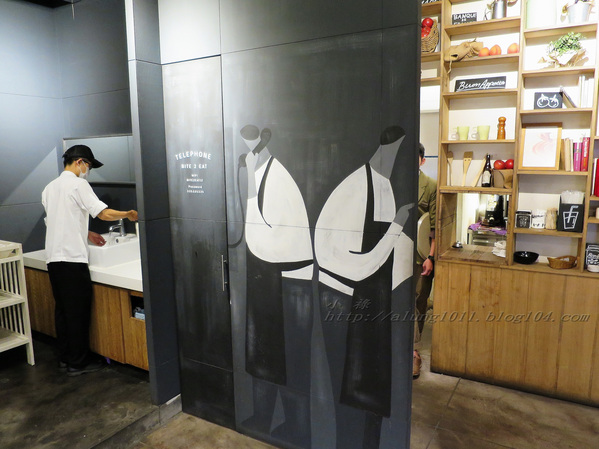 薄多義BITE 2 EAT(文橫店)：BITE 2 EAT薄多義  文橫店