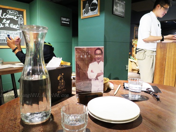 薄多義BITE 2 EAT(文橫店)：BITE 2 EAT薄多義  文橫店