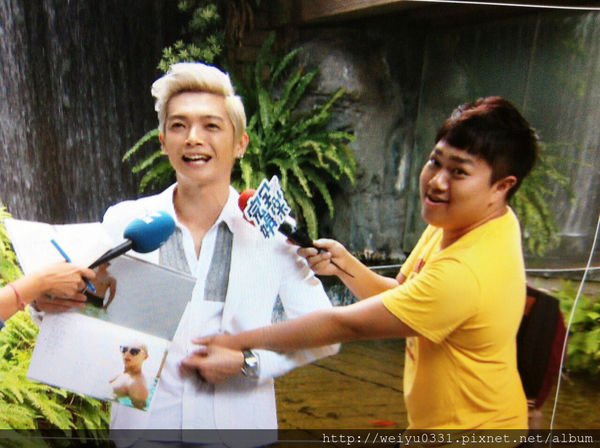 東區好吃小火鍋、市民大道微風廣場美食-人氣消夜選擇《富樂台式涮涮鍋》