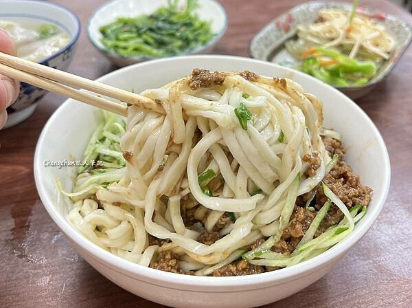 台北士林【忠誠牛肉麵】一碗回味無窮的紅燒牛肉麵!排隊也值得! 台北士林【忠誠牛肉麵】一碗回味無窮的紅燒牛肉麵!排隊也值得!