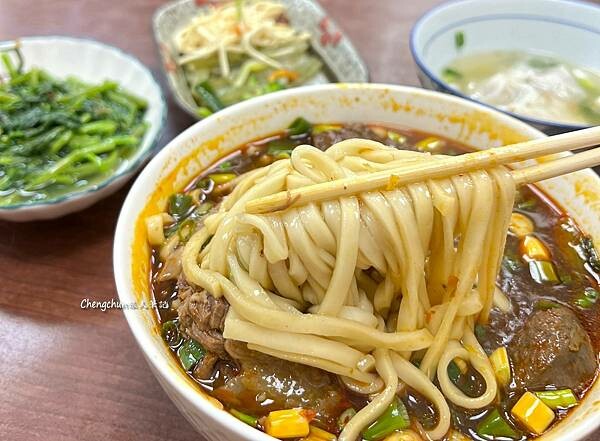 台北士林【忠誠牛肉麵】一碗回味無窮的紅燒牛肉麵!排隊也值得! 台北士林【忠誠牛肉麵】一碗回味無窮的紅燒牛肉麵!排隊也值得!