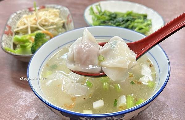 台北士林【忠誠牛肉麵】一碗回味無窮的紅燒牛肉麵!排隊也值得! 台北士林【忠誠牛肉麵】一碗回味無窮的紅燒牛肉麵!排隊也值得!