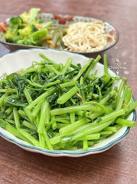 台北士林【忠誠牛肉麵】一碗回味無窮的紅燒牛肉麵!排隊也值得! 台北士林【忠誠牛肉麵】一碗回味無窮的紅燒牛肉麵!排隊也值得!