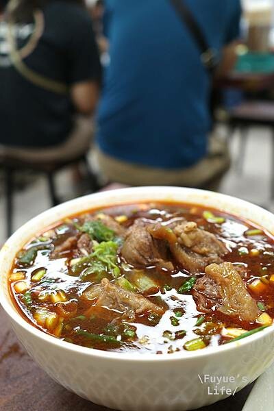 |台北士林‧台式| 牛肉大塊給6塊,這碗麵有夠實在《忠誠牛肉