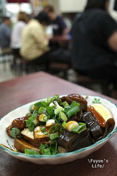 |台北士林‧台式| 牛肉大塊給6塊,這碗麵有夠實在《忠誠牛肉