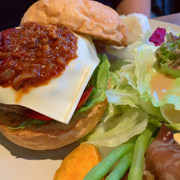 台中北屯小葛廚房早午餐辣肉醬牛肉漢堡