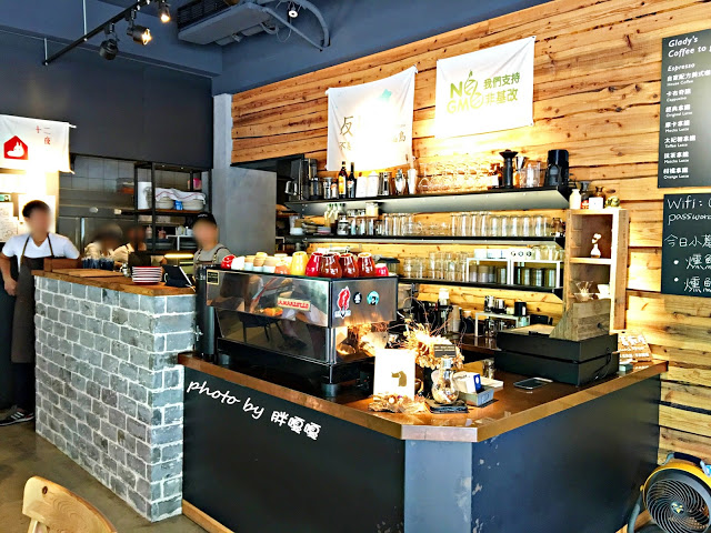 【台中 北屯】小葛廚房 Gladys Kitchen🍔🍔🍔天然食材、手做料理、餐點很〝菜〞，以漢堡 X 帕尼尼為主，小鎮中獨樹一格的早午餐🍴🍴