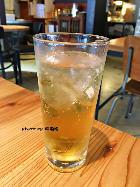 【台中 北屯】小葛廚房 Gladys Kitchen🍔🍔🍔天然食材、手做料理、餐點很〝菜〞，以漢堡 X 帕尼尼為主，小鎮中獨樹一格的早午餐🍴🍴