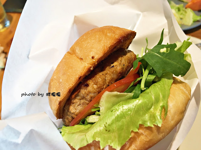 【台中 北屯】小葛廚房 Gladys Kitchen🍔🍔🍔天然食材、手做料理、餐點很〝菜〞，以漢堡 X 帕尼尼為主，小鎮中獨樹一格的早午餐🍴🍴