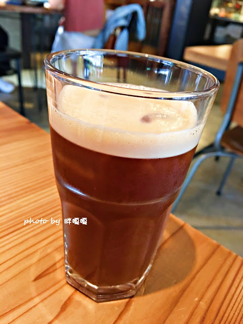 【台中 北屯】小葛廚房 Gladys Kitchen🍔🍔🍔天然食材、手做料理、餐點很〝菜〞，以漢堡 X 帕尼尼為主，小鎮中獨樹一格的早午餐🍴🍴