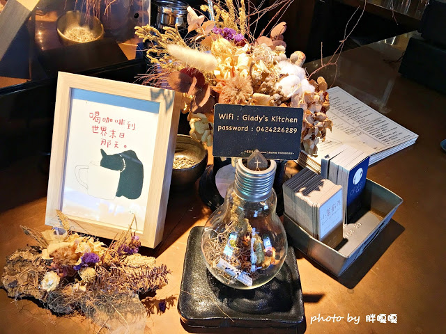 【台中 北屯】小葛廚房 Gladys Kitchen🍔🍔🍔天然食材、手做料理、餐點很〝菜〞，以漢堡 X 帕尼尼為主，小鎮中獨樹一格的早午餐🍴🍴