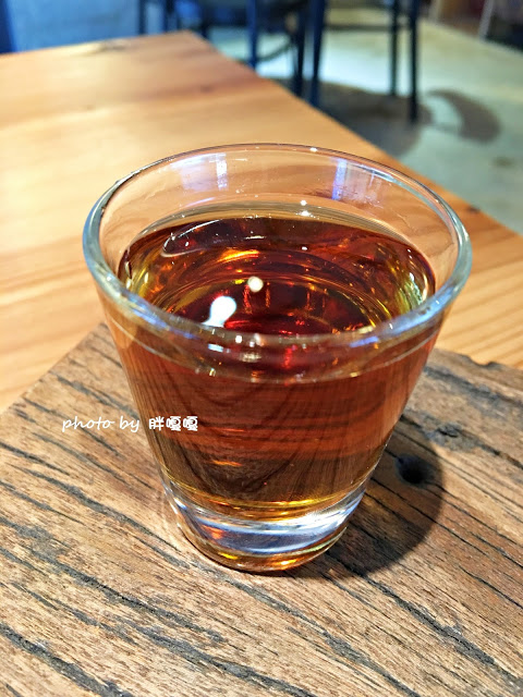 【台中 北屯】小葛廚房 Gladys Kitchen🍔🍔🍔天然食材、手做料理、餐點很〝菜〞，以漢堡 X 帕尼尼為主，小鎮中獨樹一格的早午餐🍴🍴