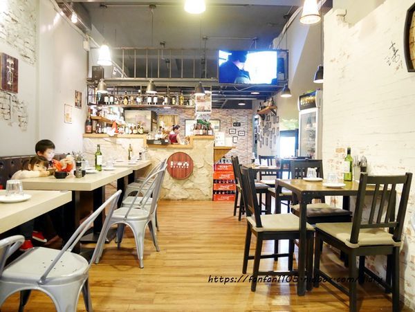 【台北美食】胖東西廚房 Osteria by Vincent #戰斧豬排 #科技大樓站 #大安區美食 (1).JPG