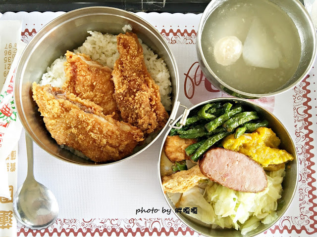 【苗栗 通霄】石蓮園🚂🚂🚂老字號鐵道火車餐廳&民宿，超適合帶小孩來放電，終於一圓在火車上吃鐵路便當的夢想，搭配一旁無敵海景，大大滿足💖💖💖