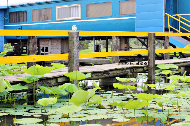 【苗栗 通霄】石蓮園🚂🚂🚂老字號鐵道火車餐廳&民宿，超適合帶小孩來放電，終於一圓在火車上吃鐵路便當的夢想，搭配一旁無敵海景，大大滿足💖💖💖
