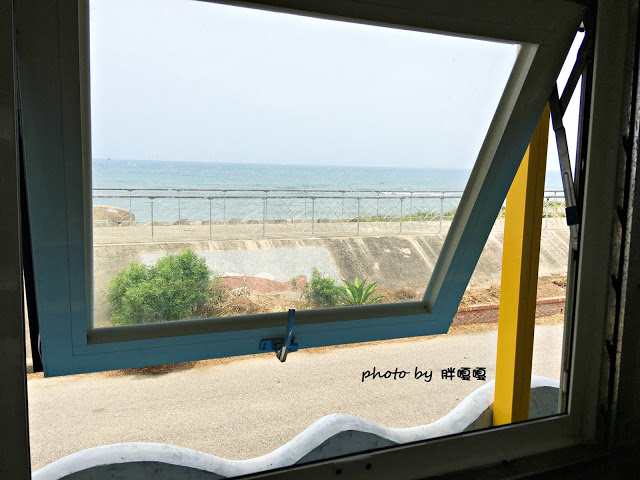 【苗栗 通霄】石蓮園🚂🚂🚂老字號鐵道火車餐廳&民宿，超適合帶小孩來放電，終於一圓在火車上吃鐵路便當的夢想，搭配一旁無敵海景，大大滿足💖💖💖
